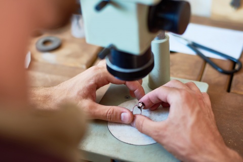 magnifying glass on diamond